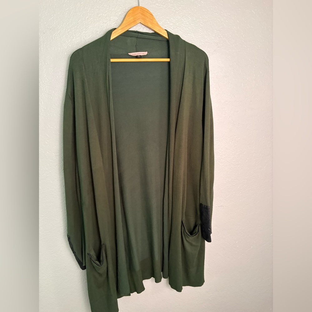 Open-Front Olive Green Women's Cardigan with Contrast Cuffs